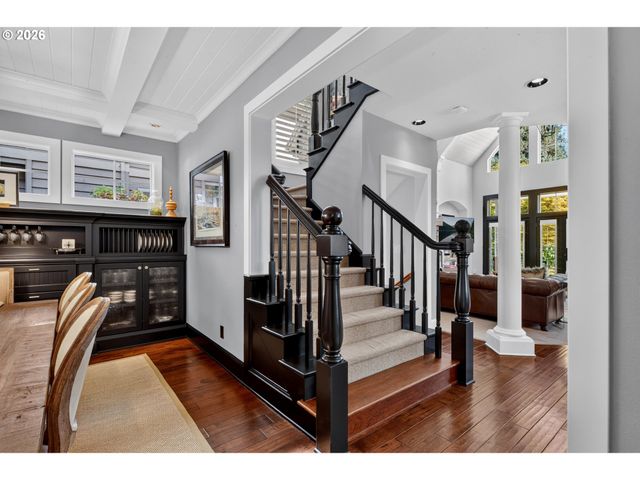 610 9TH St, Lake Oswego, OR 97034