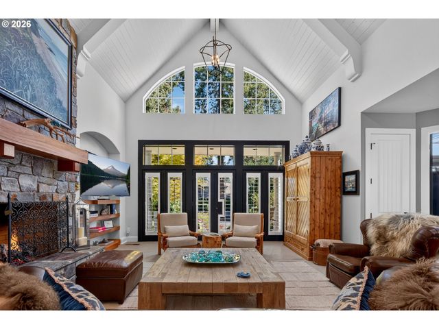 610 9TH St, Lake Oswego, OR 97034