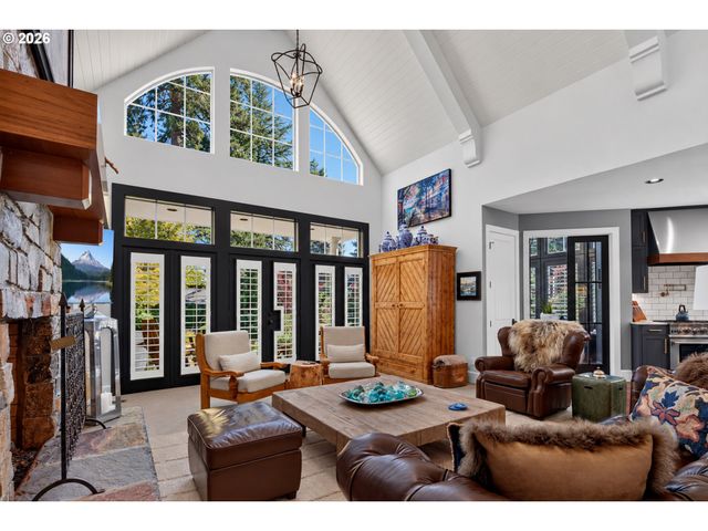 610 9TH St, Lake Oswego, OR 97034