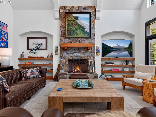 610 9TH St, Lake Oswego, OR 97034