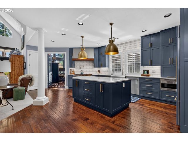 610 9TH St, Lake Oswego, OR 97034