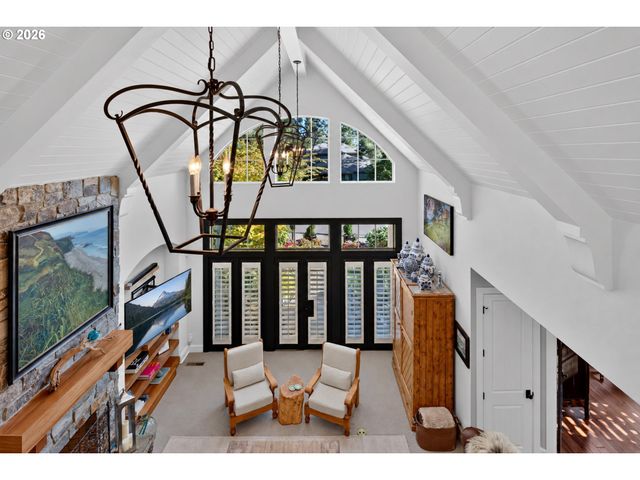 610 9TH St, Lake Oswego, OR 97034