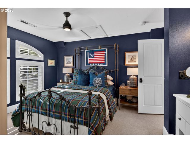 610 9TH St, Lake Oswego, OR 97034