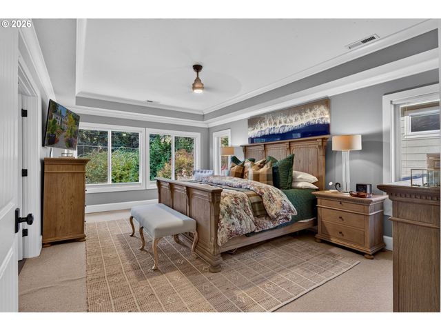 610 9TH St, Lake Oswego, OR 97034