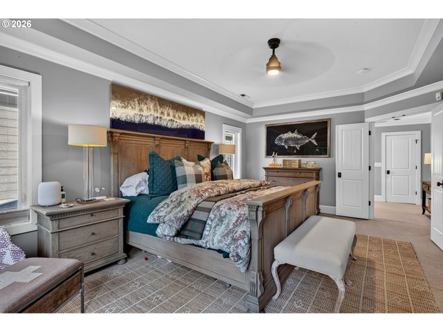 610 9TH St, Lake Oswego, OR 97034