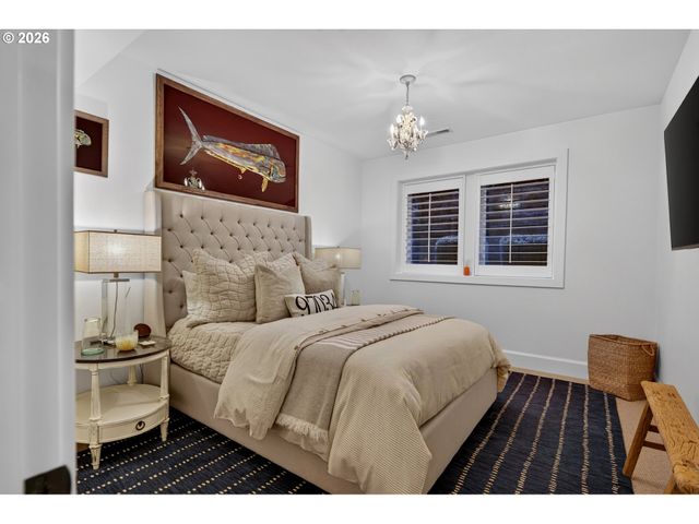 610 9TH St, Lake Oswego, OR 97034