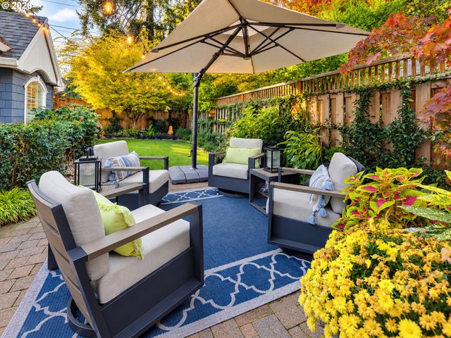 610 9TH St, Lake Oswego, OR 97034