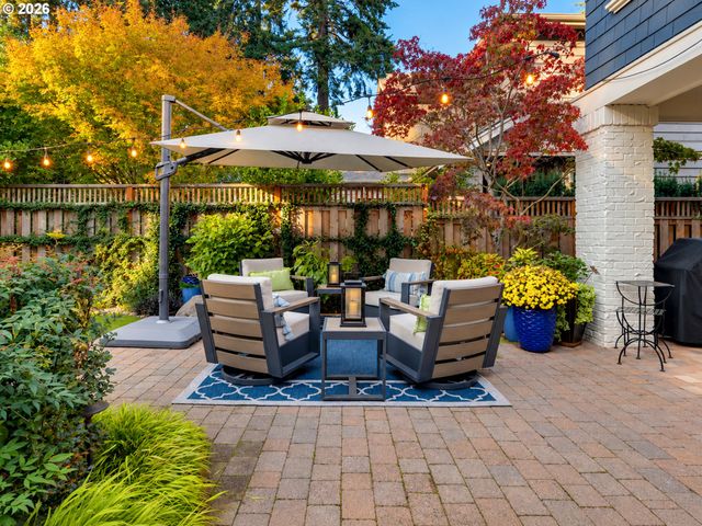 610 9TH St, Lake Oswego, OR 97034
