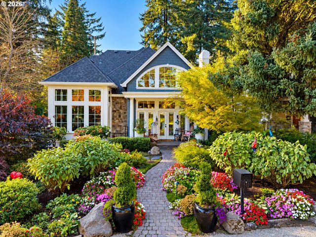 610 9TH St, Lake Oswego, OR 97034