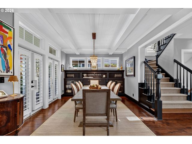 610 9TH St, Lake Oswego, OR 97034