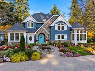610 9TH St, Lake Oswego, OR 97034