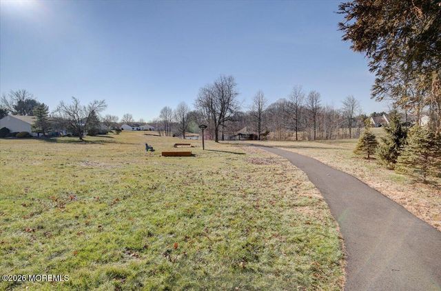 36 Lakeview Drive, Marlboro, NJ 07746
