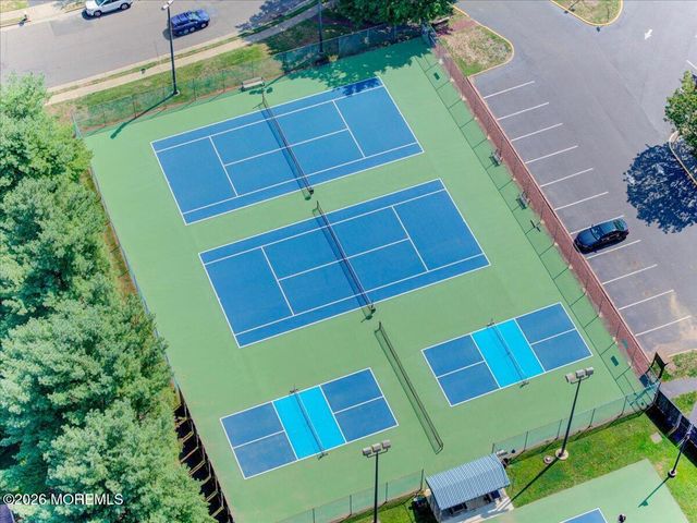 36 Lakeview Drive, Marlboro, NJ 07746