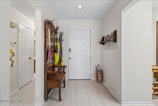 36 Lakeview Drive, Marlboro, NJ 07746