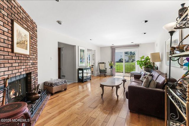 36 Lakeview Drive, Marlboro, NJ 07746