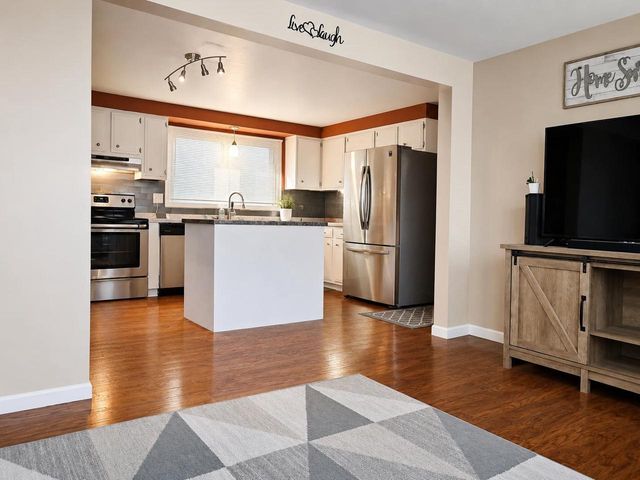 1124 GROVE STREET, Menasha, WI 54956