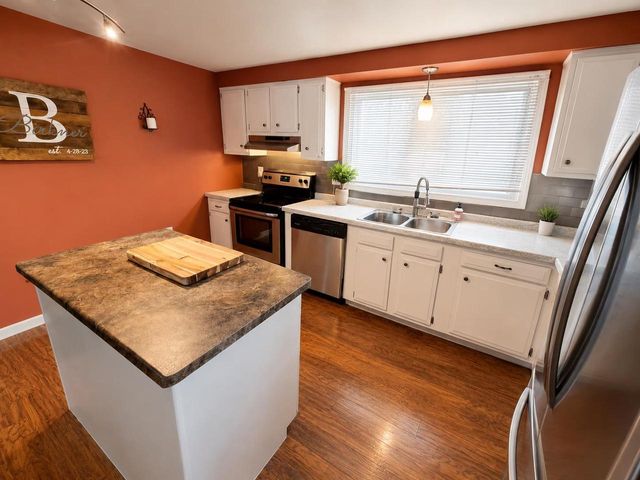 1124 GROVE STREET, Menasha, WI 54956