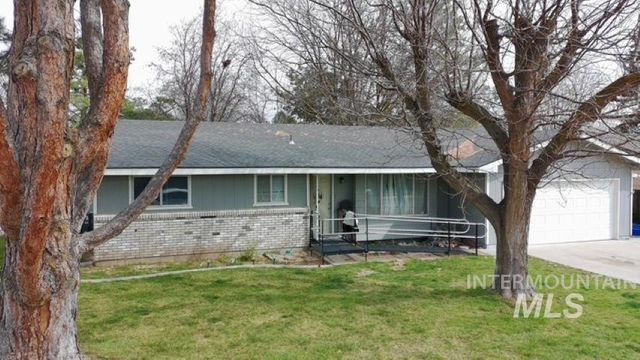 1803 Sandalwood Dr, Caldwell, ID 83605
