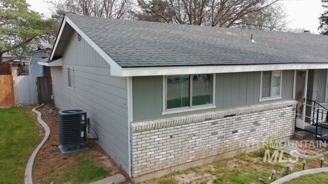 1803 Sandalwood Dr, Caldwell, ID 83605