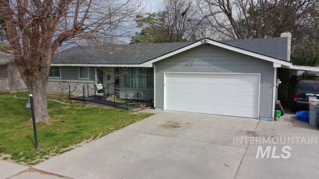 1803 Sandalwood Dr, Caldwell, ID 83605