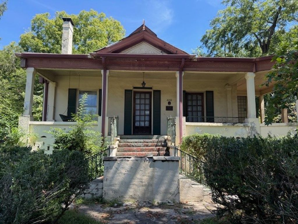 408 NE Atlantic St, E, Tullahoma, TN 37388
