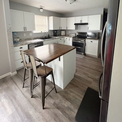 6922 Devinney Lane, Indianapolis, IN 46221