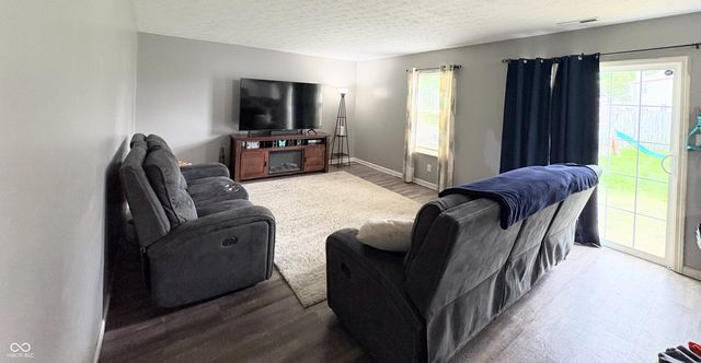 6922 Devinney Lane, Indianapolis, IN 46221