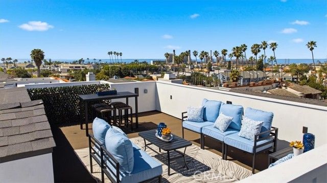 617 N Irena Avenue A, Redondo Beach, CA 90277