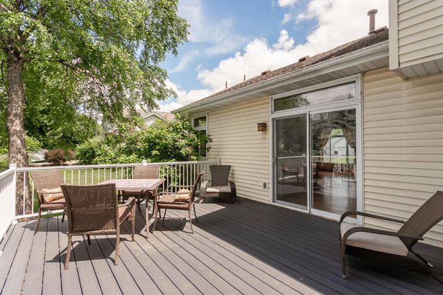 8284 Ashford Road, Woodbury, MN 55125