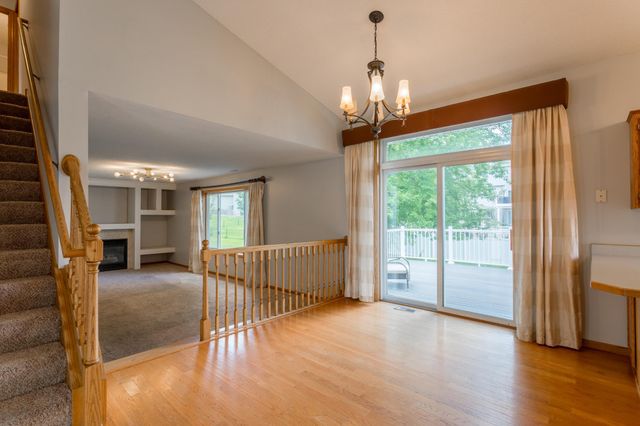 8284 Ashford Road, Woodbury, MN 55125