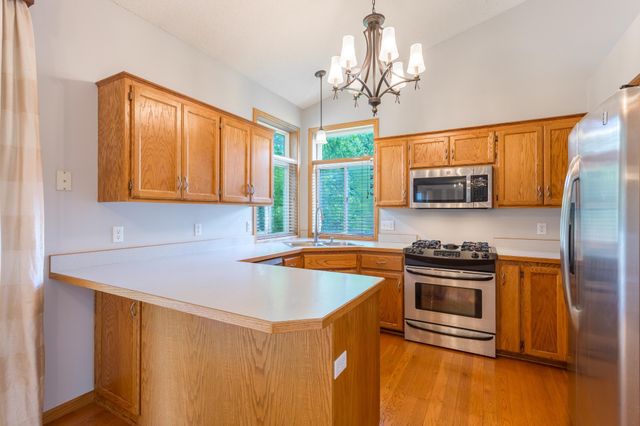 8284 Ashford Road, Woodbury, MN 55125