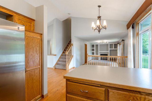 8284 Ashford Road, Woodbury, MN 55125