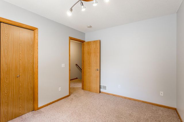 8284 Ashford Road, Woodbury, MN 55125