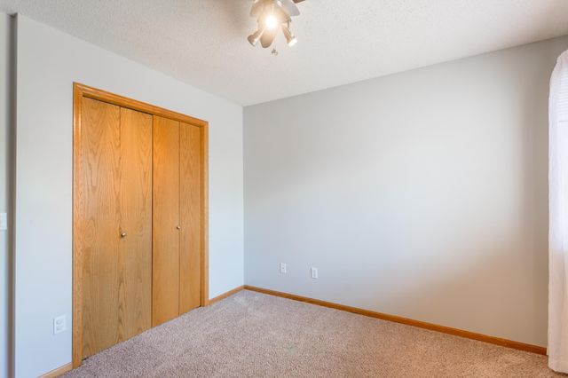 8284 Ashford Road, Woodbury, MN 55125