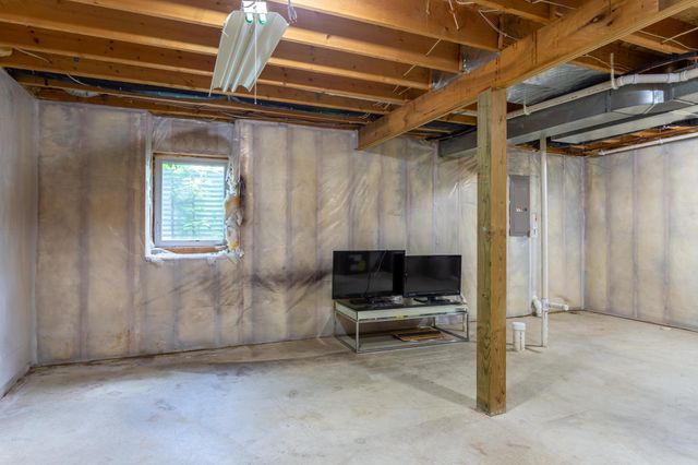 8284 Ashford Road, Woodbury, MN 55125