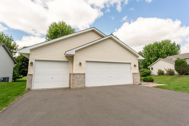 8284 Ashford Road, Woodbury, MN 55125