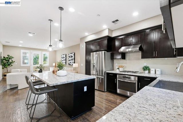 5423 Iron Horse Pkwy, Dublin, CA 94568
