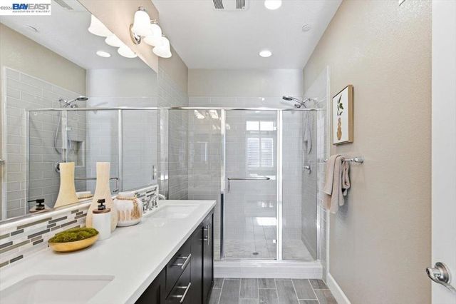 5423 Iron Horse Pkwy, Dublin, CA 94568