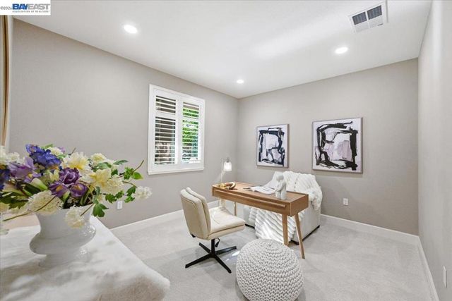 5423 Iron Horse Pkwy, Dublin, CA 94568