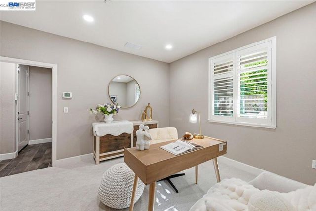 5423 Iron Horse Pkwy, Dublin, CA 94568