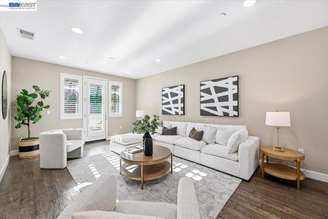 5423 Iron Horse Pkwy, Dublin, CA 94568
