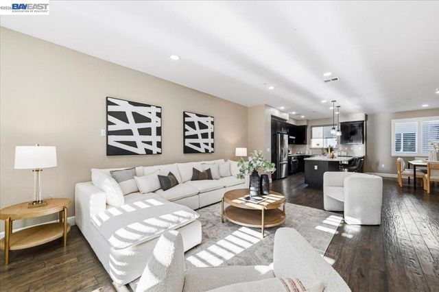 5423 Iron Horse Pkwy, Dublin, CA 94568