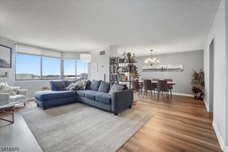 730 Harmon Cove Tower, Secaucus Town, NJ 07094