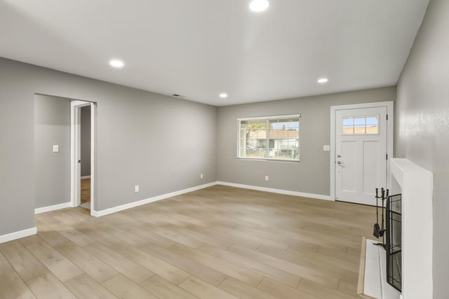 2728 Northview Dr, Sacramento, CA 95833