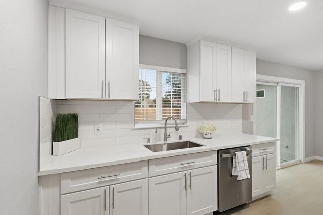 2728 Northview Dr, Sacramento, CA 95833