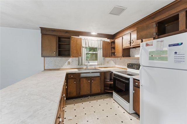 41 Shirley Street, Warwick, RI 02888