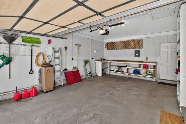 1410 NW Pebble Drive, Ankeny, IA 50023