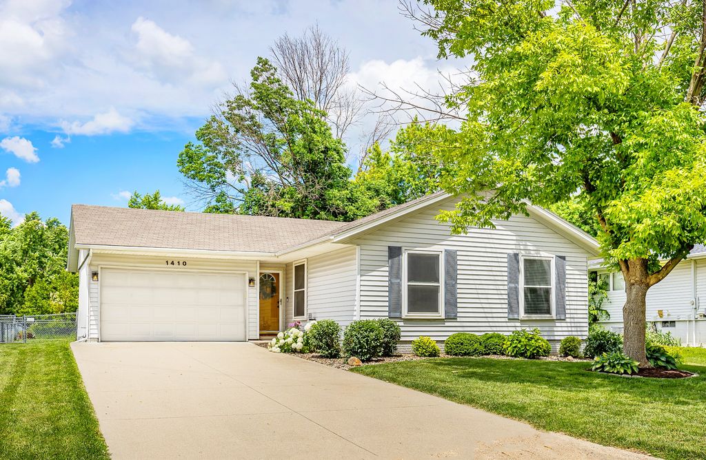 1410 NW Pebble Drive, Ankeny, IA 50023