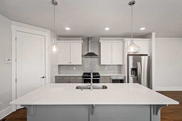 838B Lischey Ave, Nashville, TN 37207