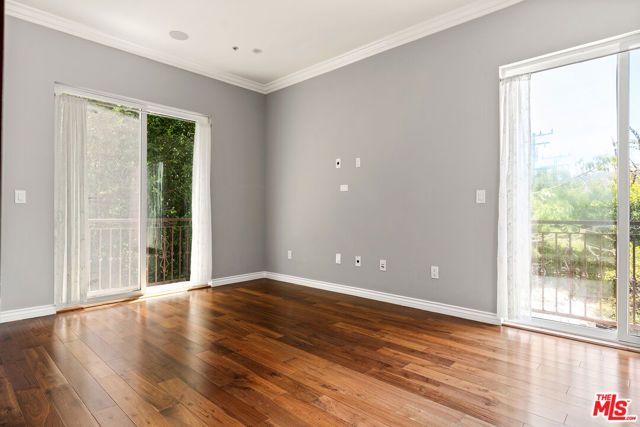 632 N Kings Road 202, West Hollywood, CA 90048